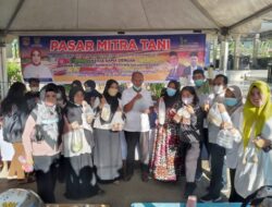 Bantu Pelaku Usaha, Dinas Ketapang Borong Takjil di Pasar Ramadhan Mamuju