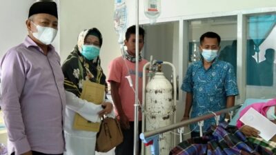 Baznas Bantu Biaya Pengobatan Mangadung, Lansia yang Sakit Menahun dan Hidup Sebatang Kara di Mamuju