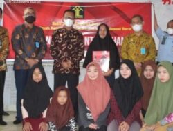 Santuni Anak Yatim, Kanwil Kemenkumham Sulbar Bagi Parcel dan Uang Tunai