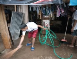 Pembersihan Rumah Pascabanjir Terkendala Air Bersih