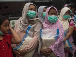 Mayoritas Publik Setuju Pemberian Bansos Meski PPKM Berhenti
