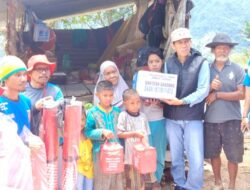 Dinas Sosial Mamuju Salurkan Bantuan Kepada 5 Anak Yatim Piatu di Desa Sondoang