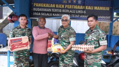 Wujud Kebersamaan TNI dengan Rakyat, Korem 142/Tatag Laksanakan Peduli Sosial Jumat Berkah