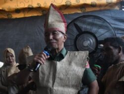 Kunker di Pasangkayu, Pangdam XIV/Hasanuddin Diangkat sebagai Warga Kehormatan Suku Bunggu