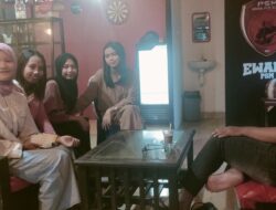 Wow! Warkop Micos  Diserbu 4 Orang Siswi SMKN 01 Rio Pakava, Ada Apa?