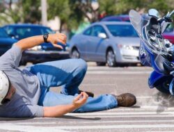 Hendak Tangkap Pelaku Narkoba, Anggota Polresta Mamuju Terseret Sepeda Motor hingga 10 Meter