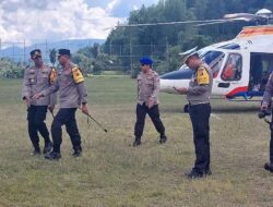 Naik Helikopter, Kapolda Pantau Jalur yang Akan Dilalui Jokowi saat Kunjungan Kerja di Sulbar