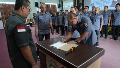 Arsal Aras Lantik Askary Sebagai Ketua Perbakin Mateng