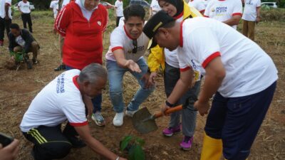Pj. Gubernur Bahtiar Ingin Mateng sebagai Pusat Pengembangan Pisang Cavendish