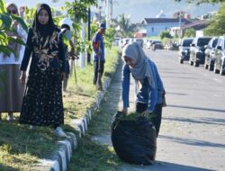Jumat Bersih: Pemprov Sulbar dan Forkopimda Gotong Royong Bersihkan Jalan Arteri