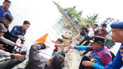 Kolaborasi Pemprov dan Polda Sulbar Sebarkan Rumpon di Teluk Mamuju