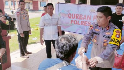 Berbagi di Hari Raya Idul Adha 10 Dzulhijjah 1445 H, Polres Pasangkayu Qurban 7 Ekor Sapi