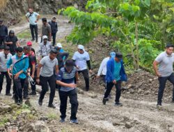 Pj Gubernur Bahtiar, Forkopimda, Guru, dan Pelajar Hiking di Bukit Sukun Bhayangkara 78