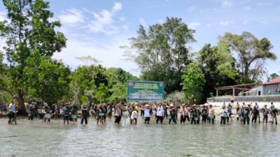 Program Tambahan TMMD ke-123, TNI Tanam 1300 Pohon Mangrove di Pantai Sarudu Pasangkayu
