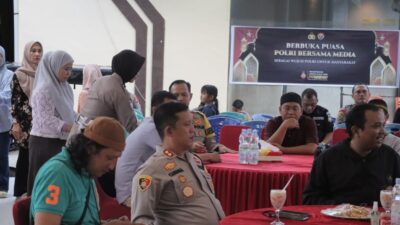 Polres Pasangkayu Bukber Dengan Insan Pers Serentak Dalam Institusi Polri