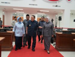 Wagub Sulbar Serahkan LKPJ 2024 ke DPRD Sulbar