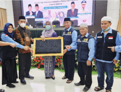 Istimewa! Jemaah Haji Kloter 10 asal Majene Sulbar Bawa Pulang Potongan Kain Kiswah