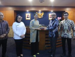 Dukung Sandeq Silumba 2025, Wamenpar Ni Luh Puspa Akui Terkesan dengan Keindahan Pulau Karampuang di Mamuju