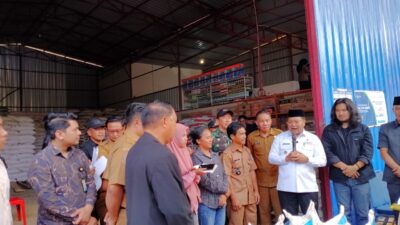 20 Kelompok Tani Terima Pupuk Gratis di Sumarorong, Ini Pesan Bupati Mamasa!