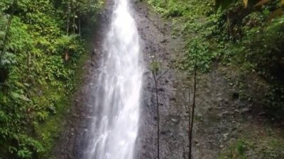 Eksotika Tersembunyi Air Terjun Salu Barun-barun di Jantung Rimba Mehalaan
