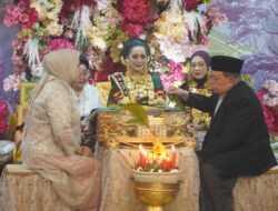 Bagian Tradisi Mandar, Wagub Salim S Mengga Hadiri Mappacci Cucu Gubernur Sulbar