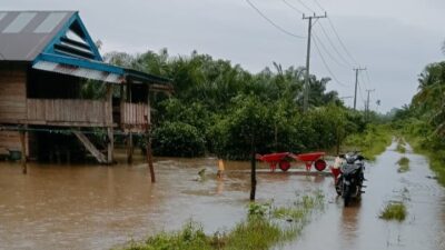 Banjir Landa 3 Kecamatan di Mamuju Tengah, Pusdalops BPBD Sulbar Koordinasi BPBD Mamuju Tengah Lakukan Penanganan