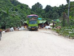 Kronologi Terbaliknya Truk Pengangkut Minyak Kemasan di Akses Pabrik Anak Usaha Astra Group di Pasangkayu