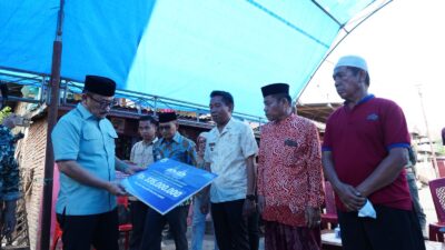 173 Warga Kehilangan Tempat Tinggal Imbas Kebakaran di Galung Tulu Polman, Gubernur Sulbar Serahkan Bantuan Rp600 Juta