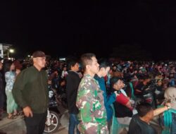 Babinsa Hadir di Tengah Warga, Nobar Sepak Bola Jadi Ruang Pererat Kebersamaan di Pasangkayu