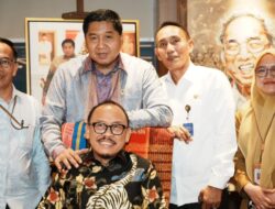 Usai 20 Hari di Jakarta, Gubernur Suhardi Duka Pimpin Rapat Evaluasi Pemprov Sulbar