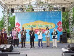 Mahasiswa KKN PPM UGM Kolaborasi Warga Desa Sumare Gelar Festival Budaya Laskar Mamuju