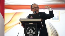 Bawakan Orasi Ilmiah di Wisuda UNM, Gubernur Sulbar Singgung soal Geopolitik dan Logam Tanah Jarang