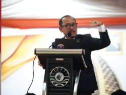Bawakan Orasi Ilmiah di Wisuda UNM, Gubernur Sulbar Singgung soal Geopolitik dan Logam Tanah Jarang