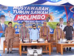Molimbo di Mamuju, Gubernur Sulbar-Anggota DPR RI Zulfikar Suhardi Salurkan Bantuan Alsintan dan Bibit