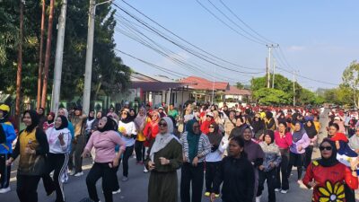 Herny Agus Turun Langsung Senam Bersama Warga, Car Free Day Pasangkayu Makin Semarak
