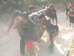 Ditandu 7 Kilometer, Ibu 17 Tahun di Mamasa Melahirkan di Rumah Warga