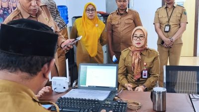 Wabup Herny Ajak Warga Aktifkan IKD